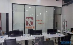卷簾窗和百葉窗哪個(gè)好？卷簾窗和百葉窗兩者的比較